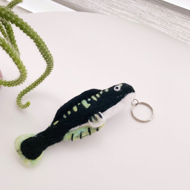 羊毛毡 湖水绿鱼虎 手作钥匙圈 - 钥匙链/钥匙包 - 羊毛 白色
