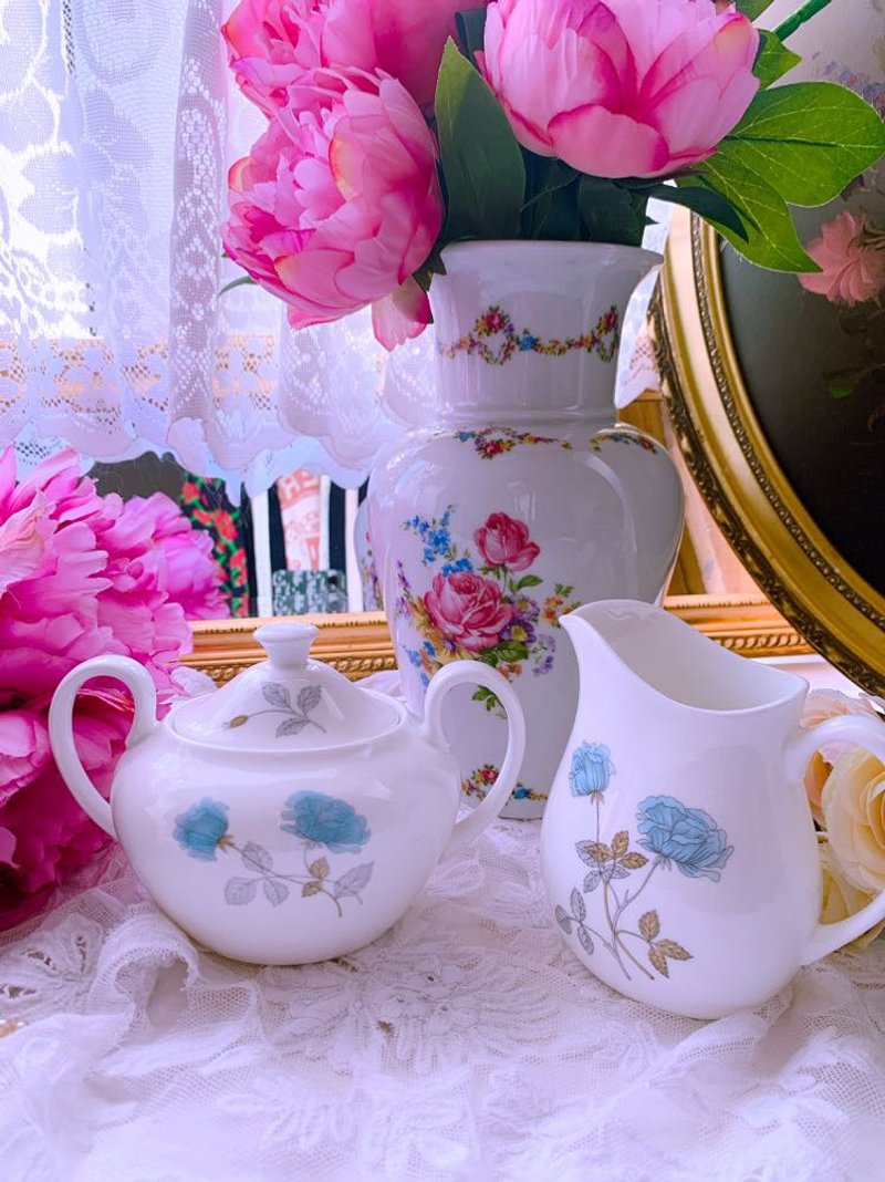 英国骨瓷皇家御用Wedgwood Ice Rose冰玫瑰有盖乃壶糖碗 - 茶具/茶杯 - 瓷 蓝色