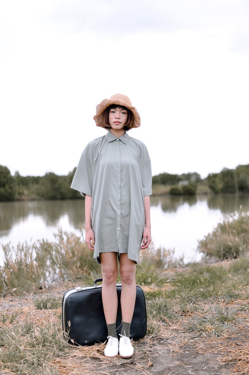 Mani Mina Green Boxy Shirt Dress Short Sleeve - 女装衬衫 - 棉．麻 