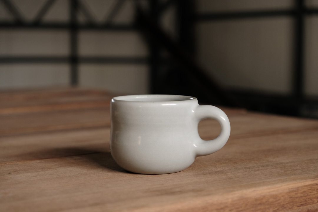马克杯 l 银狐白釉 厚厚的积雪 陶杯 - 咖啡杯/马克杯 - 陶 白色