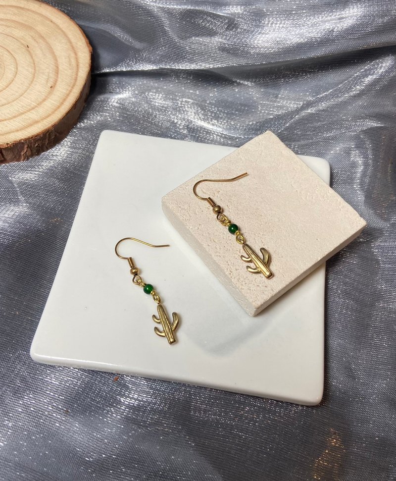 仙人掌黄铜耳环 - 耳环/耳夹 - 其他金属 金色