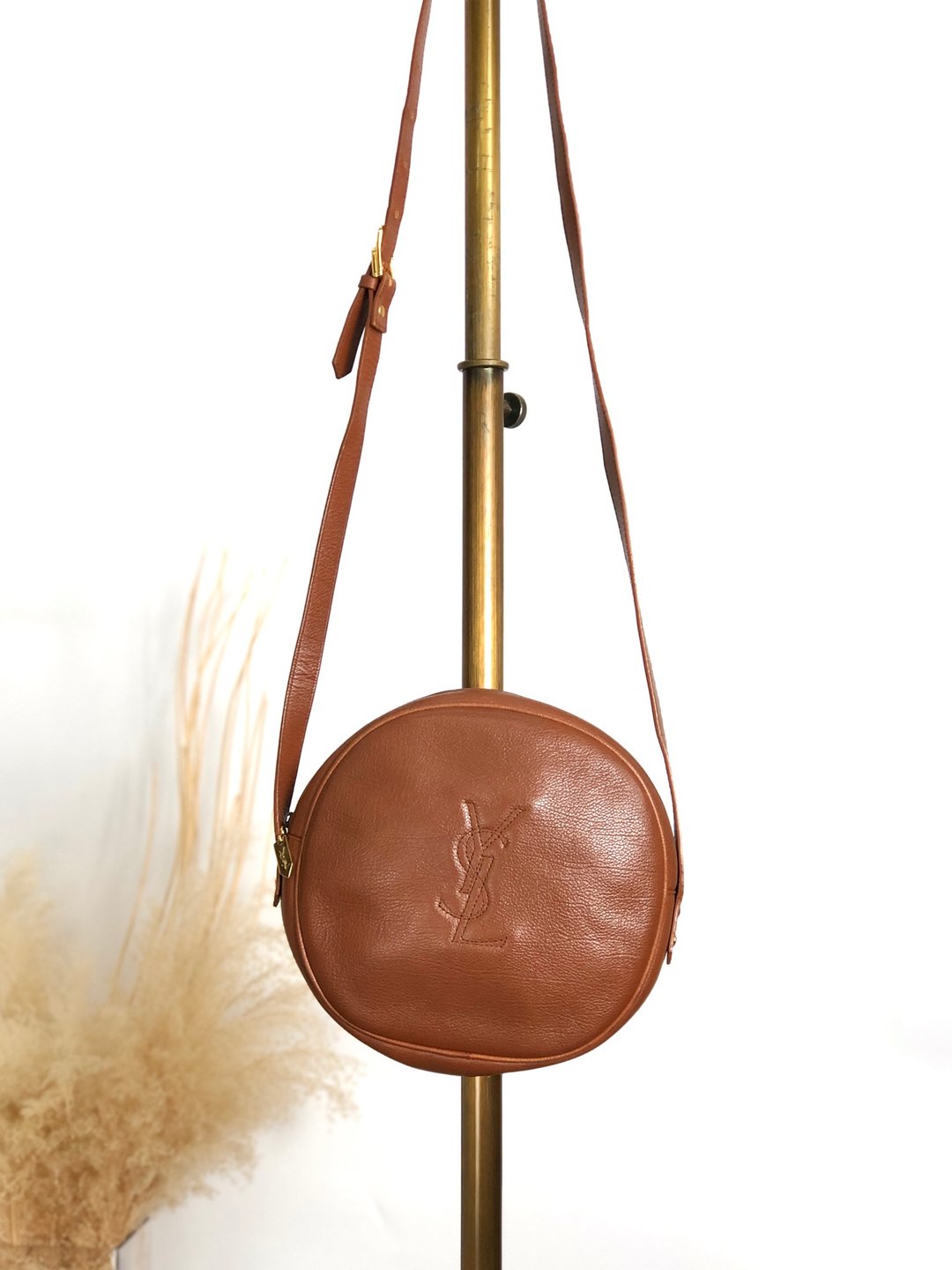 【日本直送 名牌中古包】Yves Saint Laurent 圣罗兰 侧背包 棕色 YSL 圆形 Logo 皮革 nkx8ax - 侧背包/斜挎包 - 真皮 咖啡色