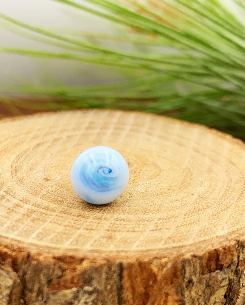 Asumaglass 单颗琉璃珠纯银耳环 - 耳环/耳夹 - 琉璃 白色