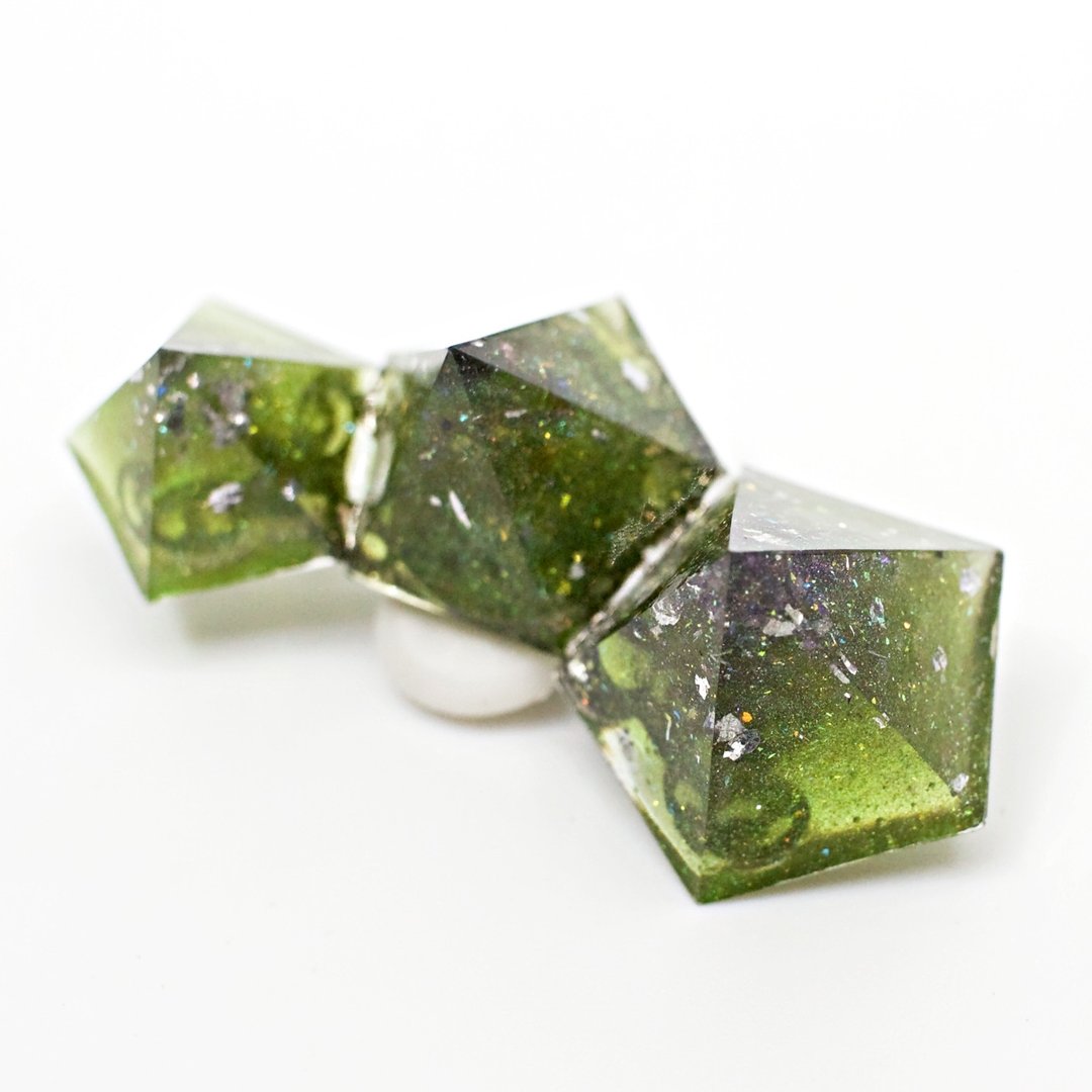 Many Pentagon Earrings - 耳环/耳夹 - 树脂 绿色