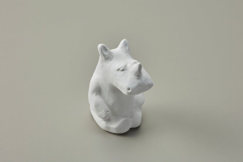 【草原动物系列】正坐的犀牛 扩香石 | 礼盒包装 - 香薰/精油/线香 - 其他材质 白色