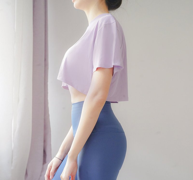 【FlexiFlow】ON THE MOVE 宽版露腰短T恤 - 女装运动衣 - 尼龙 