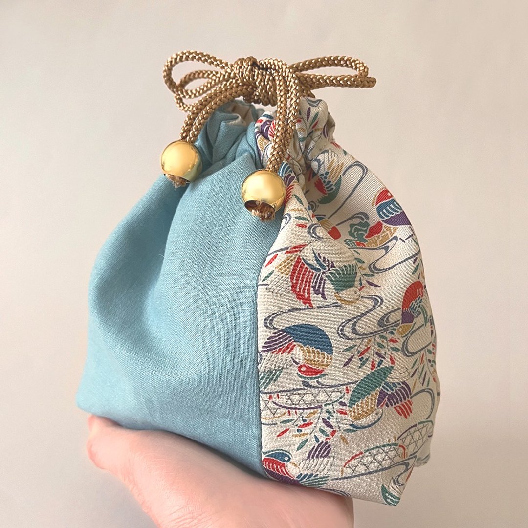 Drawstring Bag with Japanese pattern, Kimono and linen (Small) - Silk - 化妆包/杂物包 - 棉 蓝色