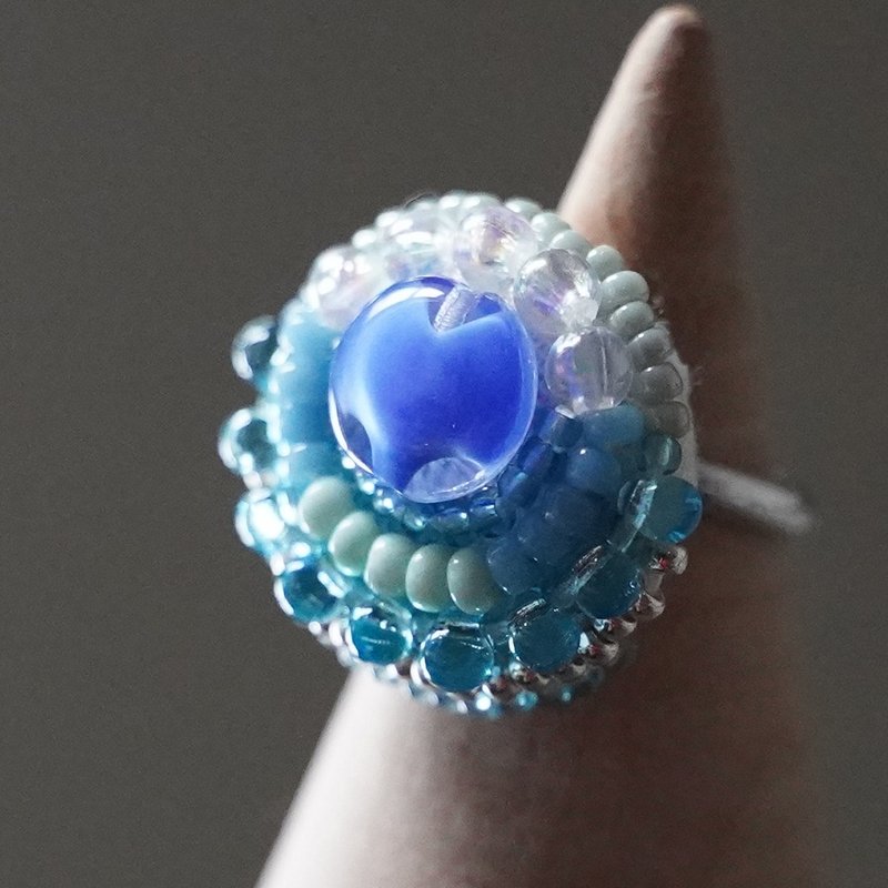 Talking ring 148 free size bead embroidery ring clear color big ring - 戒指 - 玻璃 蓝色