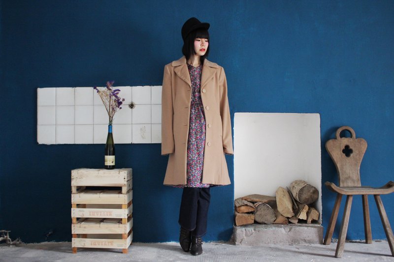 F3150[Vintage外套]驼色有腰身剪裁精致全羊毛大衣外套 - 女装休闲/机能外套 - 羊毛 卡其色