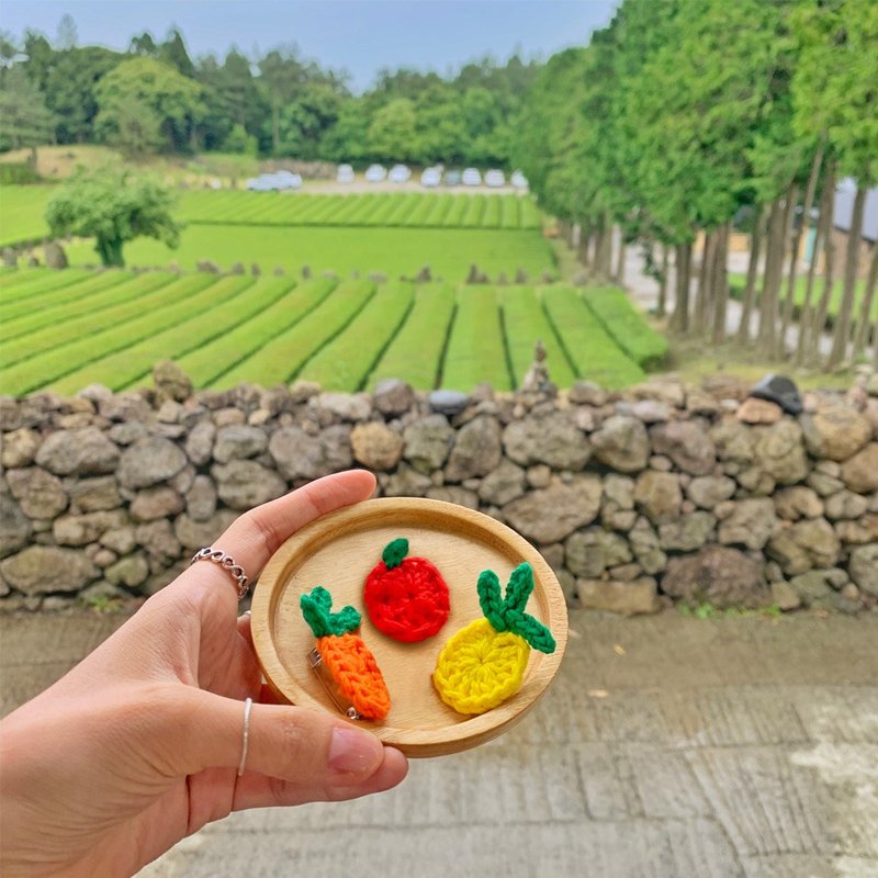 手工编织水果造型胸针 (共10款) - 胸针 - 不锈钢 多色