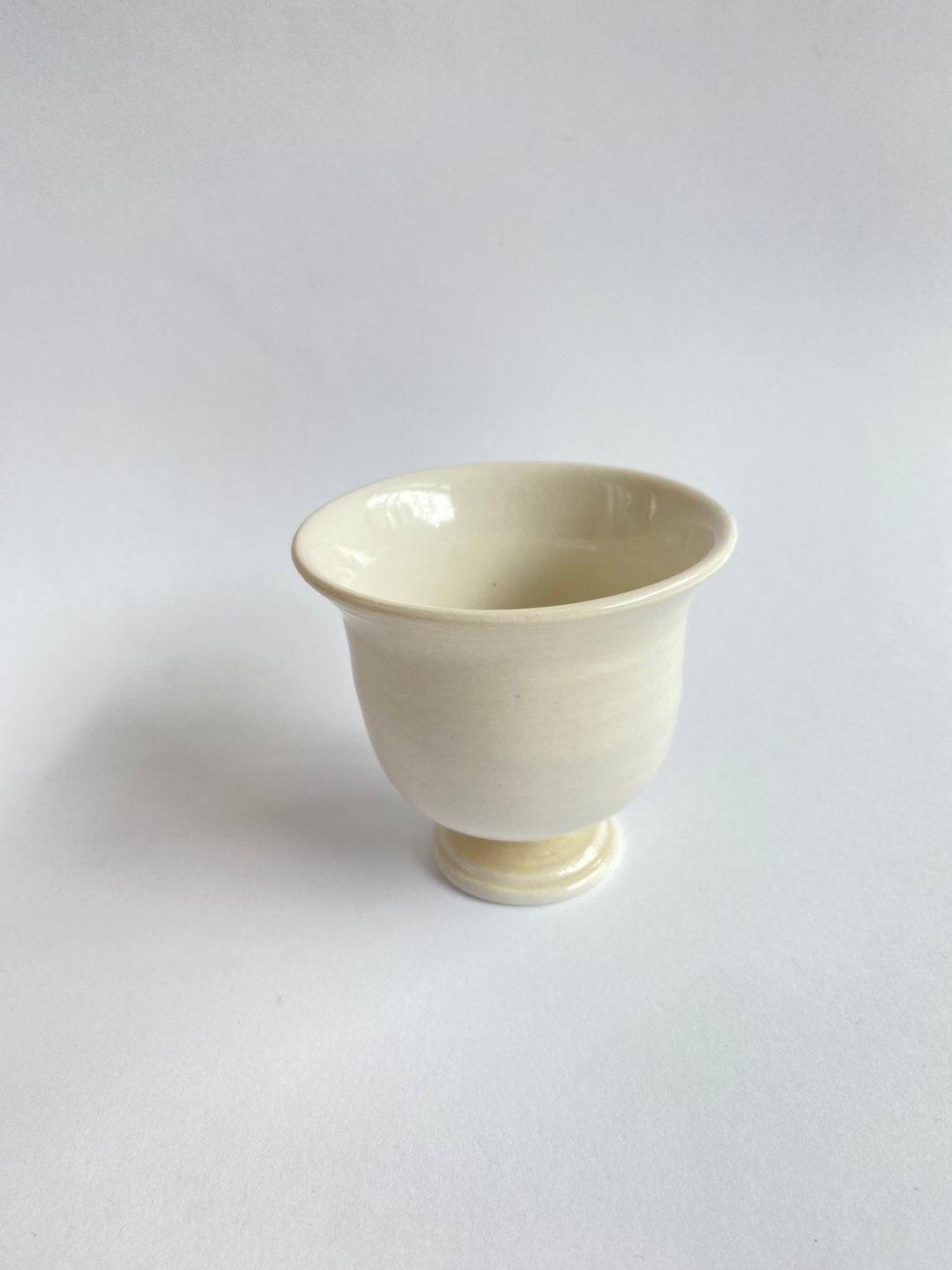 小白马上杯 (陶艺手拉坏) - 咖啡杯/马克杯 - 陶 