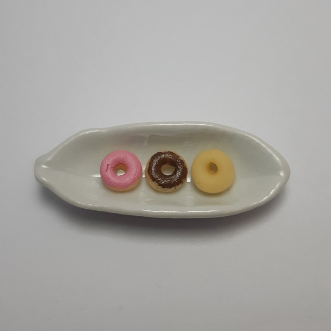 10 Donut Food Miniature Handmade Dollhouse collectible Pretend Play 1/12 - 摆饰 - 粘土 黄色