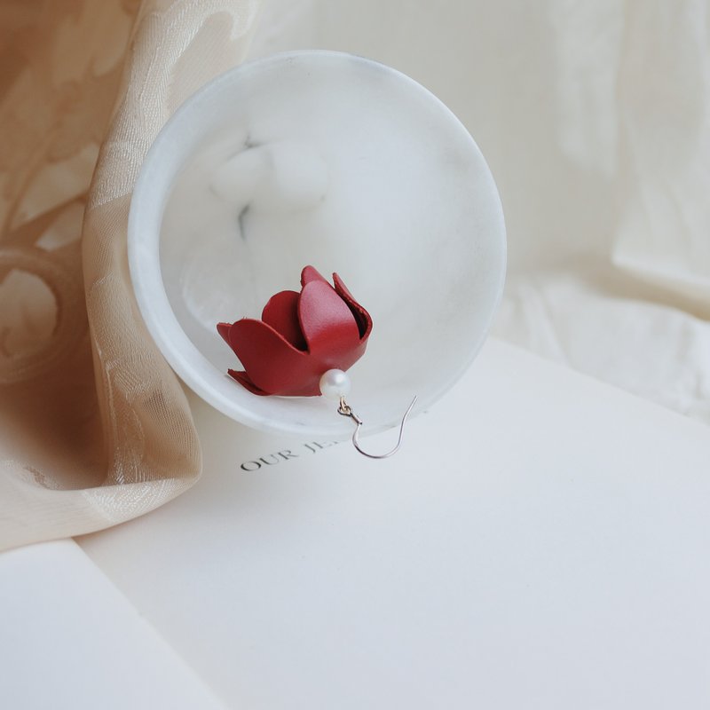 珍珠堇耳环 耳针 耳夹 - 耳环/耳夹 - 真皮 红色