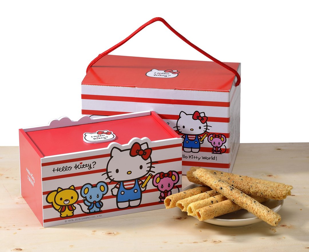 【Hello Kitty 】 芝麻蛋卷麻吉限量日式木盒礼盒 - 蛋糕/甜点 - 其他材质 红色