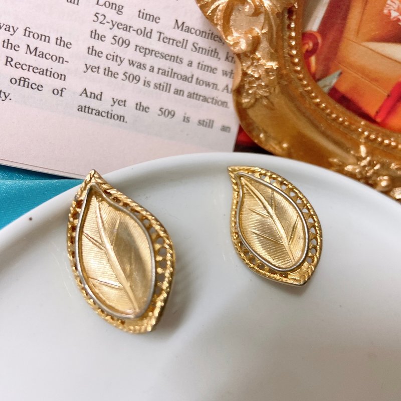 【西洋古董饰品】沙金掐丝工艺叶片 厚直感金光泽感 耳环 耳夹 - 耳环/耳夹 - 贵金属 金色