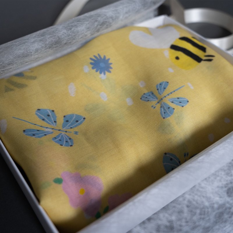 VIVI Chou - 蜻蜓蜜蜂花园插画长条丝巾 - 黄色 - 丝巾 - 棉．麻 