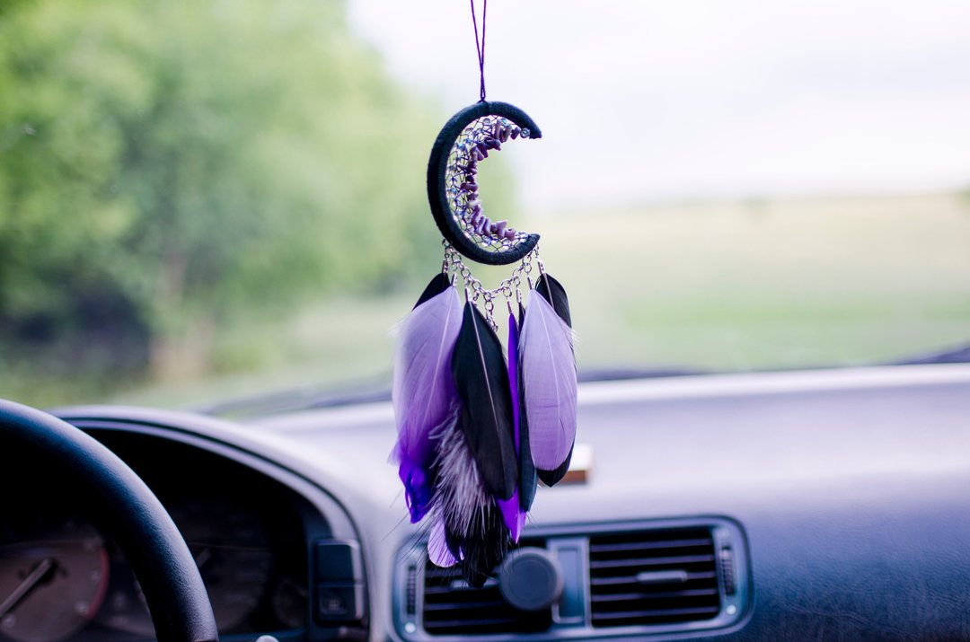 Black Crescent moon Dream catcher for car Crescent moon car charm พระจันทร์ฝันจั - 墙贴/壁贴 - 宝石 紫色