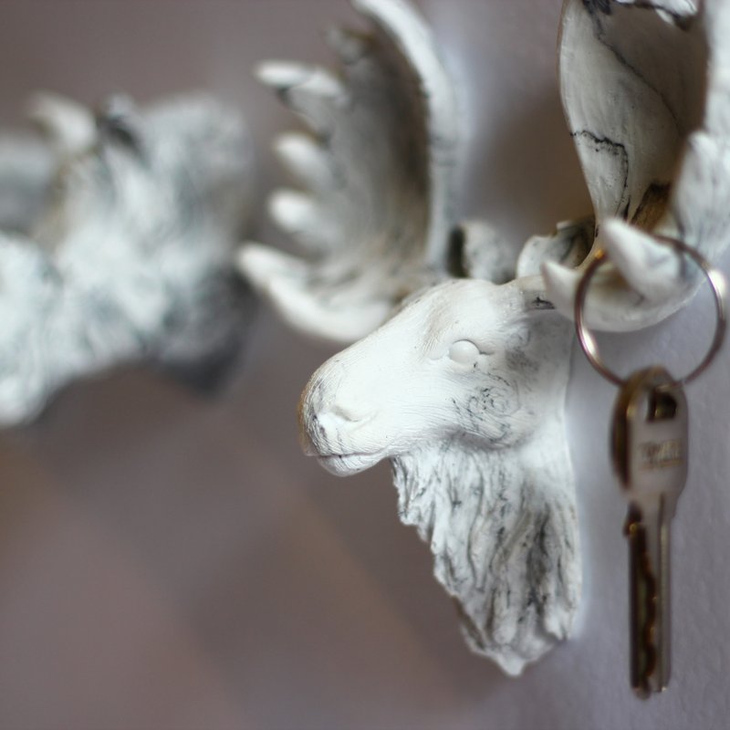 大理石。强力磁铁壁挂。驼鹿 - 冰箱贴/磁贴 - 石头 白色