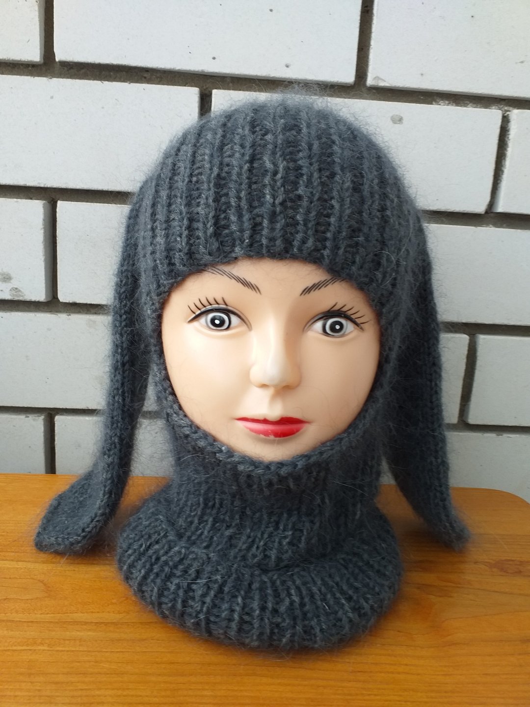 Dark gray balaclava with bunny ears in hand-knitted mohair - 帽子 - 羊毛 灰色