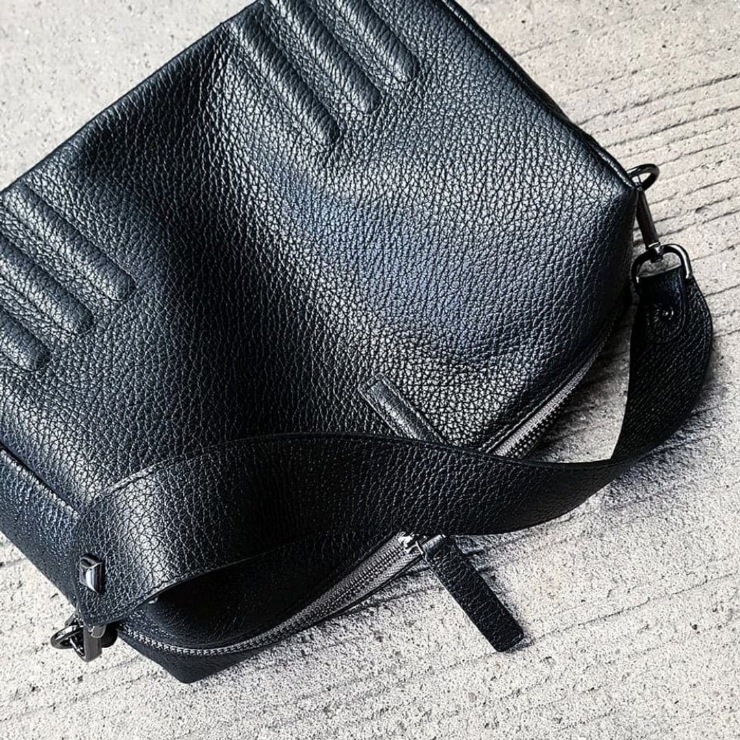 SUBMARINE (Black) soft leather bag with double straps - 侧背包/斜挎包 - 真皮 黑色