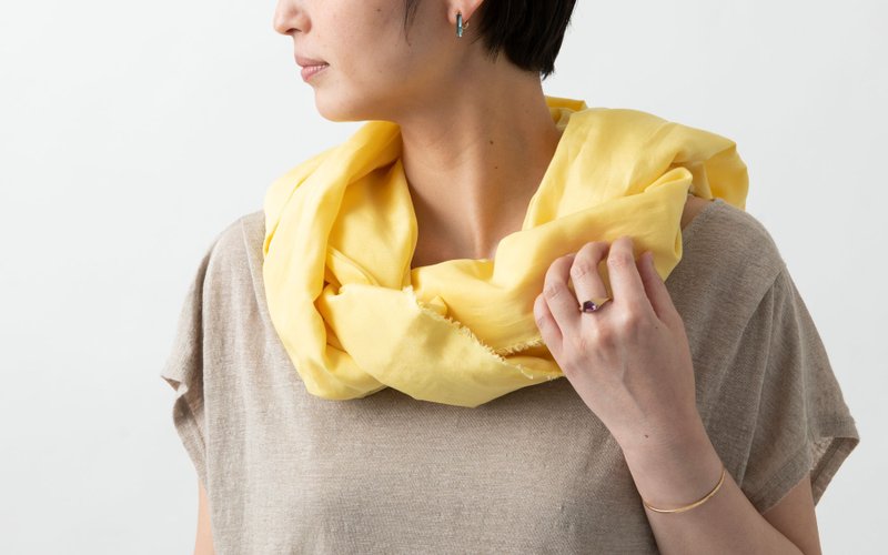 enrica cottonsilk scarf fukugiyellow / botanical dye - 丝巾 - 棉．麻 黄色