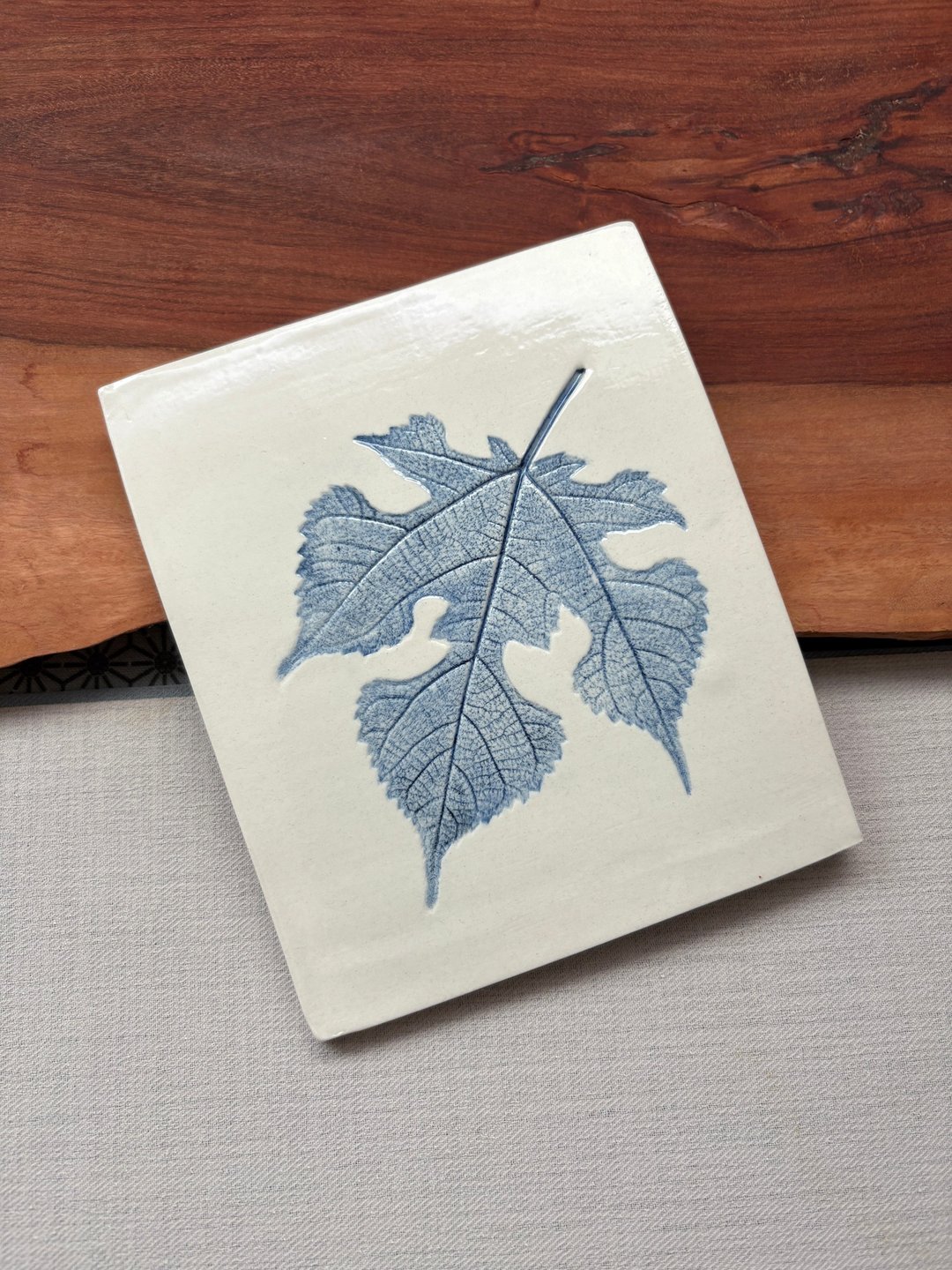 叶影 之二 青花陶  11.9 x 14.2x 0.5 cm - 盘子/餐盘/盘架 - 陶 