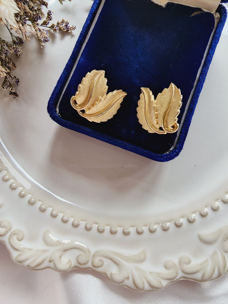 美国西洋古董饰品 /TRIFARI雾刷纹双金叶夹式耳环/复古珠宝首饰 - 耳环/耳夹 - 其他金属 