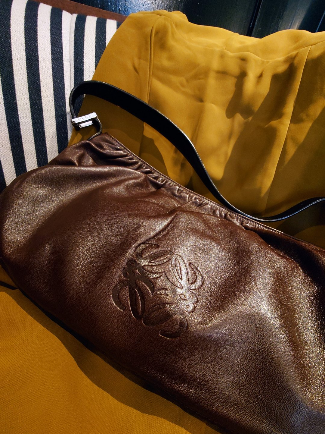 中古美品 Loewe 咖啡羊皮 单肩包手提包侧背包腋下包饺子包通勤包 - 侧背包/斜挎包 - 真皮 咖啡色