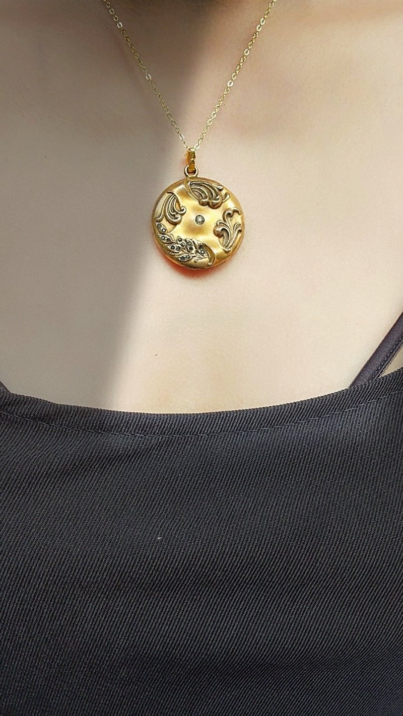 古董 Wightman & Hough - W&H镀金凸花新艺术盒子项链 - 项链 - 贵金属 金色