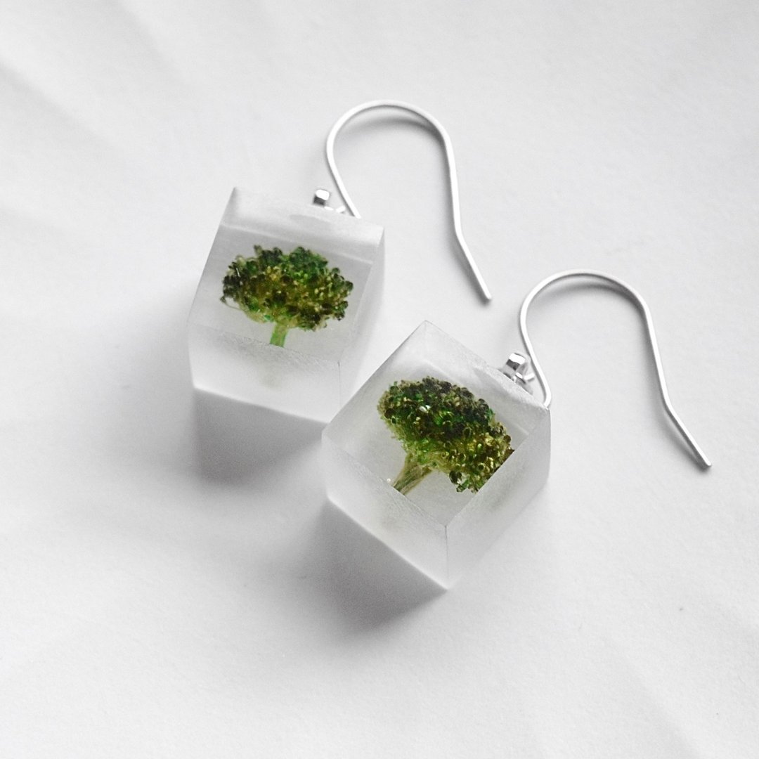 Broccoli Hook Earrings Titanium Japanese Design Life Gift Eisei Flower lover Wedding Gift Small Ear Ring Metal Allergy Contemporary Jewelry - 耳环/耳夹 - 树脂 绿色