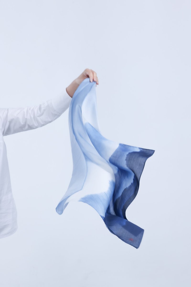 緜延山水-80支100%天丝方巾(环保数位印花) - 丝巾 - 棉．麻 蓝色