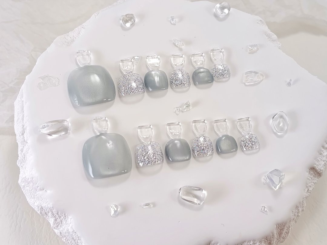 【YUE】冰霜水晶 - 银灰渐层脚部穿戴甲 - 其他 - 塑料 蓝色
