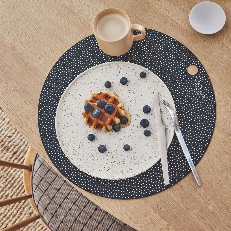 圆形硅胶餐垫 / 黑白点点 (2入组) - 餐垫/桌巾 - 硅胶 多色