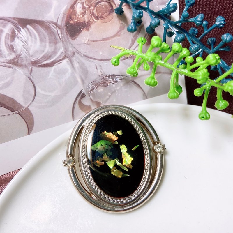 【西洋古董饰品】古典美天然幻彩鲍鱼贝 相框雕纹胸章 胸针 - 胸针 - 贵金属 银色