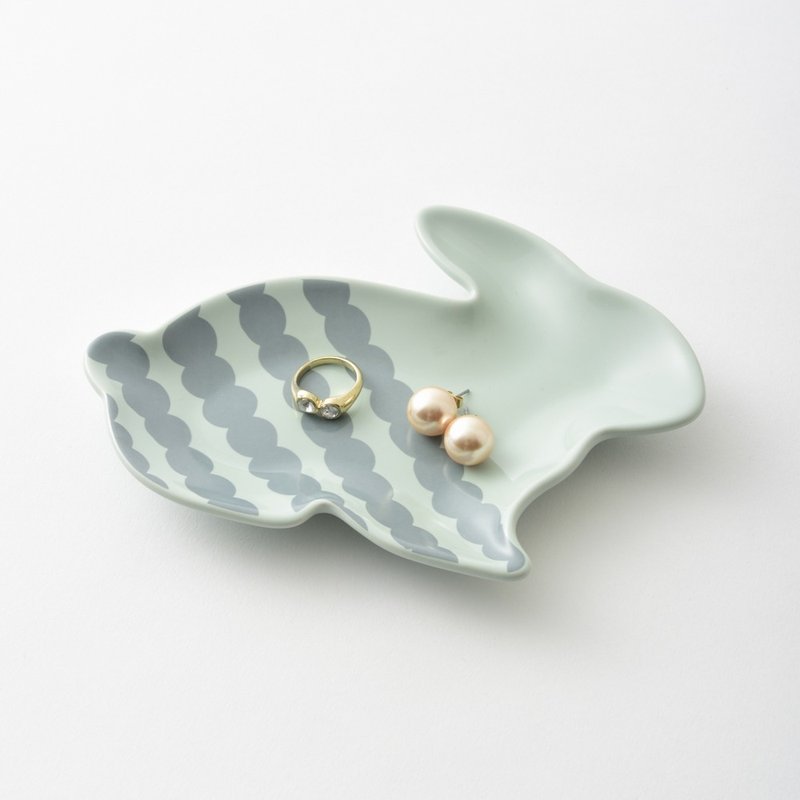 日本BRUNO 兔形瓷盘 BHK174-RABBIT - 盘子/餐盘/盘架 - 瓷 蓝色