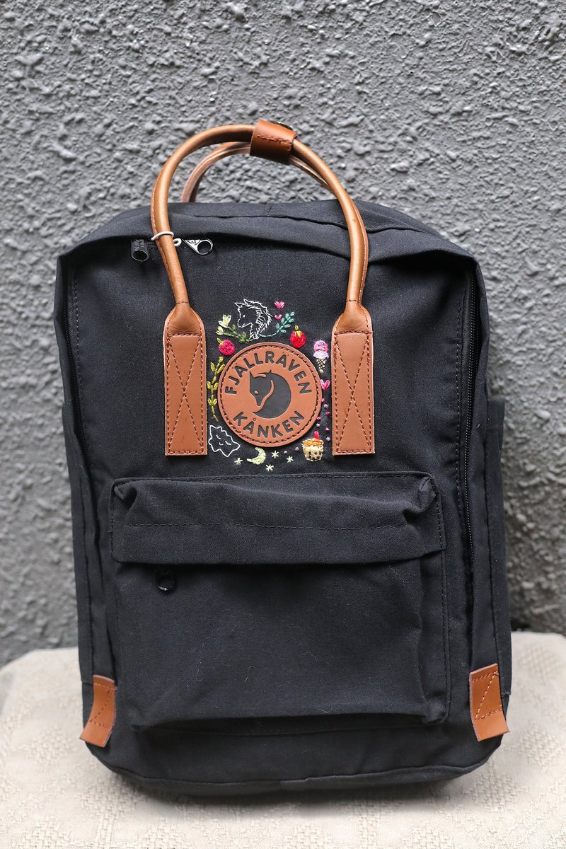 可爱甜食主题--kanken黑色包--手工刺绣设计订制 - 后背包/双肩包 - 防水材质 黑色
