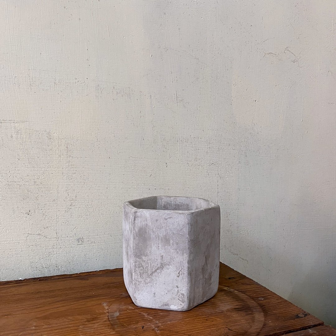 【盆器】水泥六角柱盆(10.5cm*10.5cm*10.5cm) - 花瓶/陶器 - 水泥 