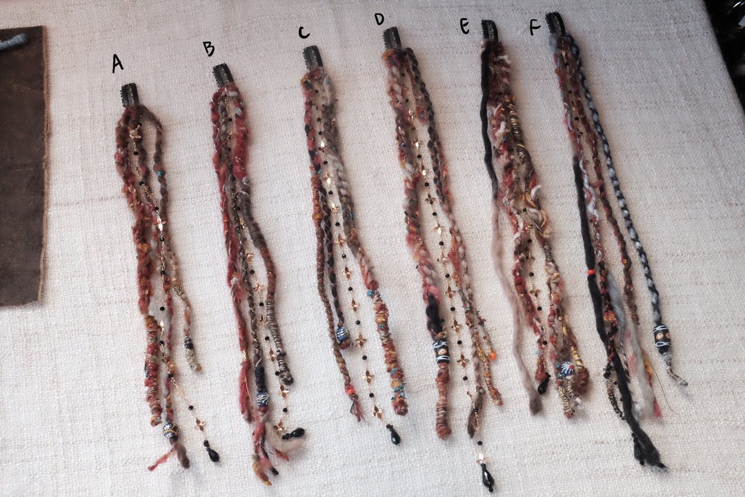 脏辫 穿戴式 发夹 Gypsy hair Clip (red brown M) - 发饰 - 羊毛 咖啡色