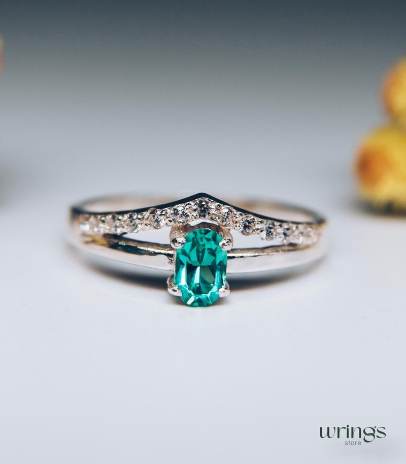 垂直椭圆形绿石英人字形订婚戒指配多颗立方氧化锆白色宝石 - 戒指 - 纯银 绿色