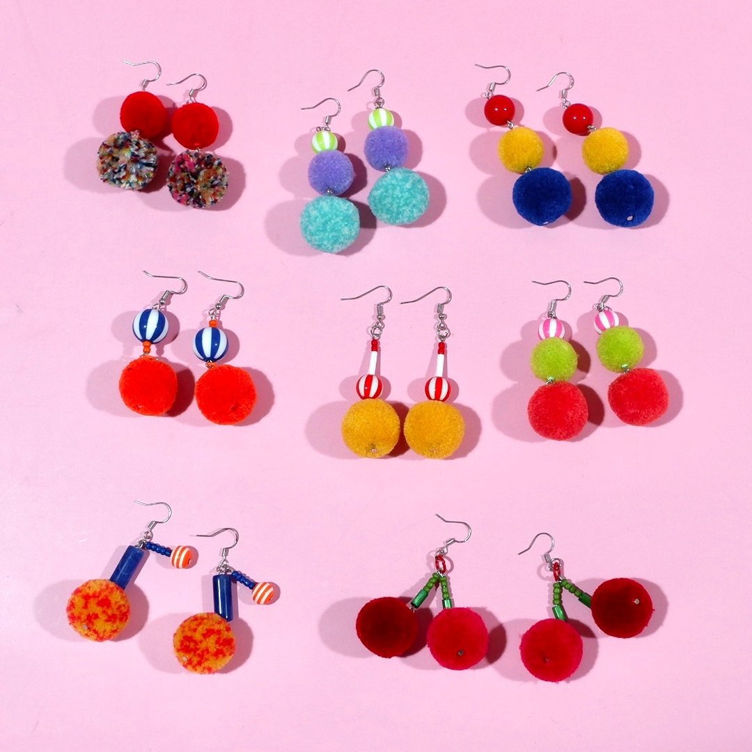 两件9折/ 童趣 七彩毛球 手作耳环 earrings / clip-on earring - 耳环/耳夹 - 其他材质 多色