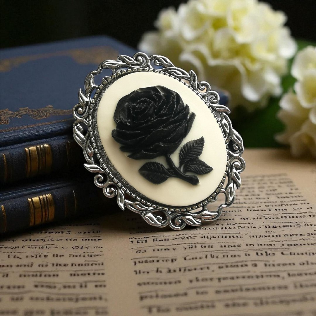 Cameo Brooch #85 贝壳浮雕胸针 黑玫瑰 单色调 - 胸针 - 塑料 白色