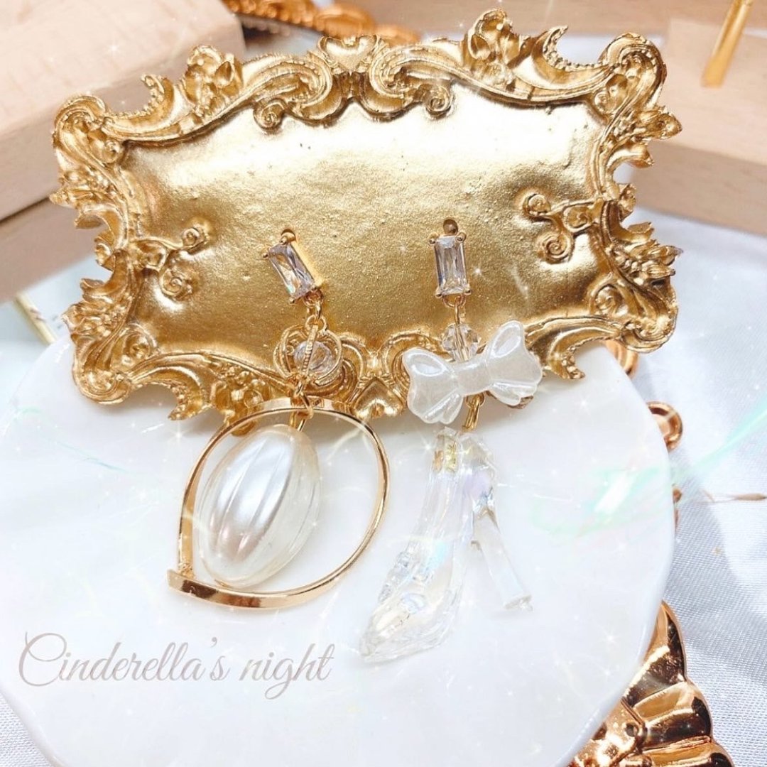 |公主系列| Cinderella 玻璃鞋•锆石小垂坠耳环• 925耳针 - 耳环/耳夹 - 其他金属 金色