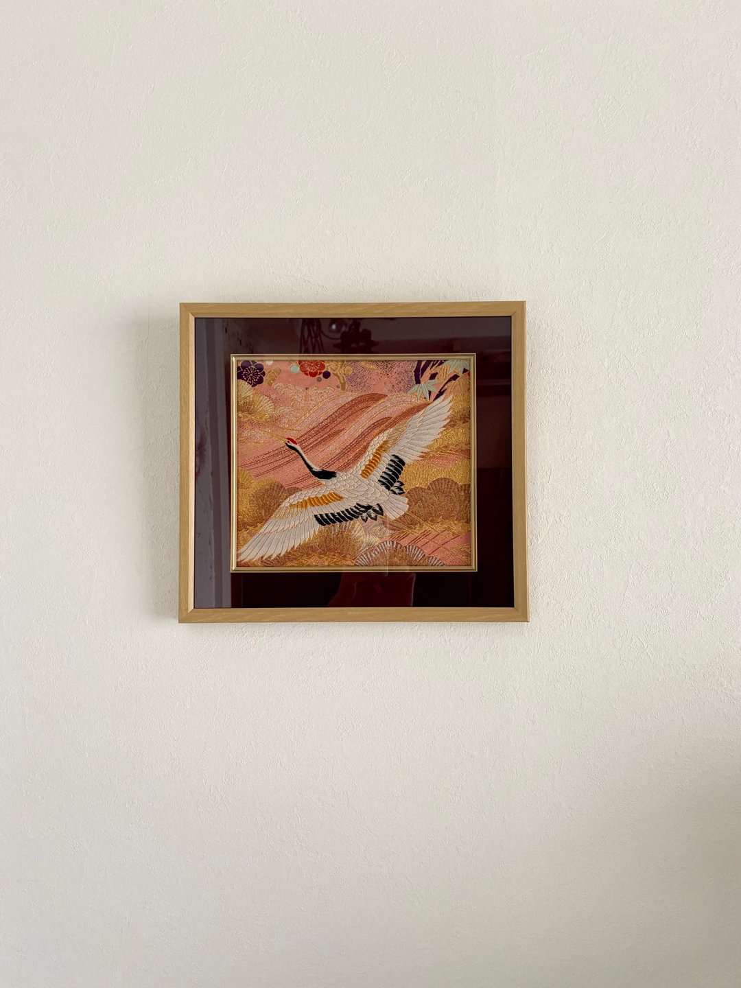The art panel made from Japanese bride Kimono　Auspicious pattern　CRANE 035 - 摆饰 - 丝．绢 红色