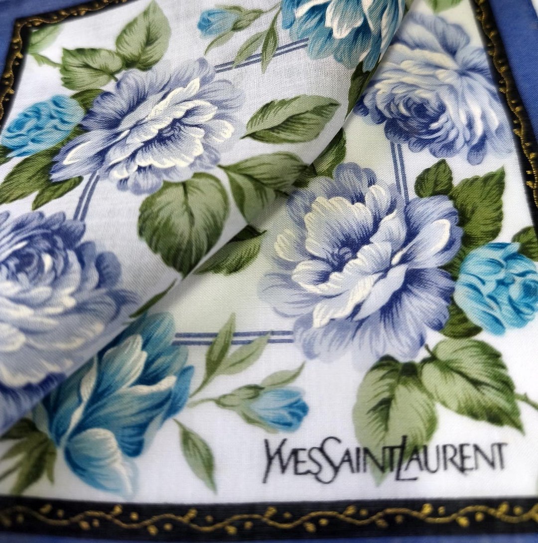 Yves Saint Laurent 古董手帕 – 蓝紫色玫瑰 18.5 x 18.5 英寸 - 手帕/方巾 - 棉 蓝色