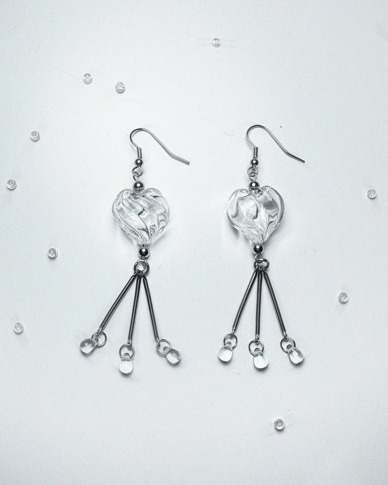 流光耳环 Fluid Heart Earrings - 耳环/耳夹 - 不锈钢 银色