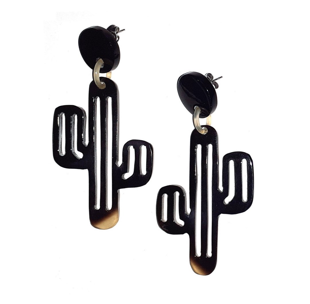 Handcrafted earrings gifts for women from buffalo horn - 耳环/耳夹 - 环保材料 黑色