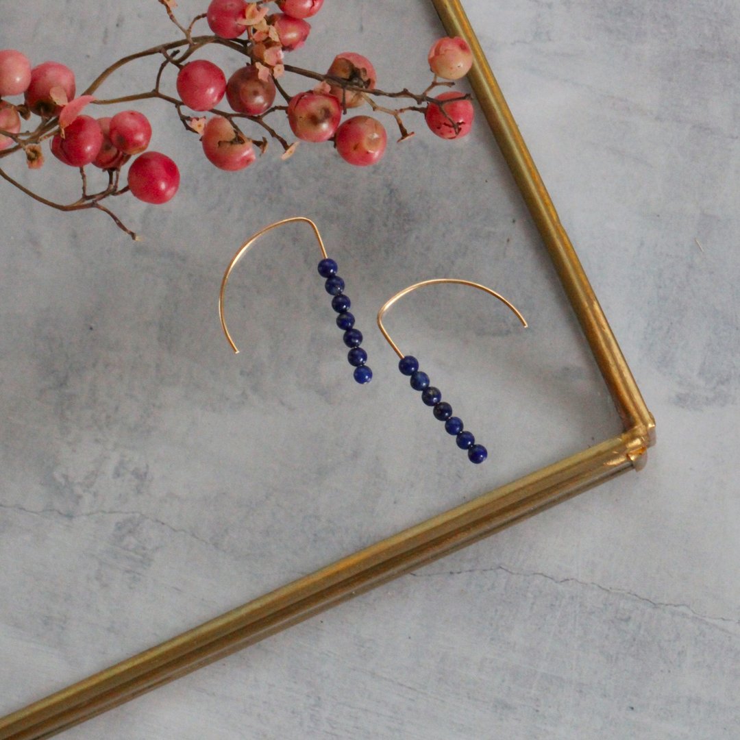 14kgf Lapis lazuli Crescent Moon Pierced Earrings - 耳环/耳夹 - 半宝石 蓝色