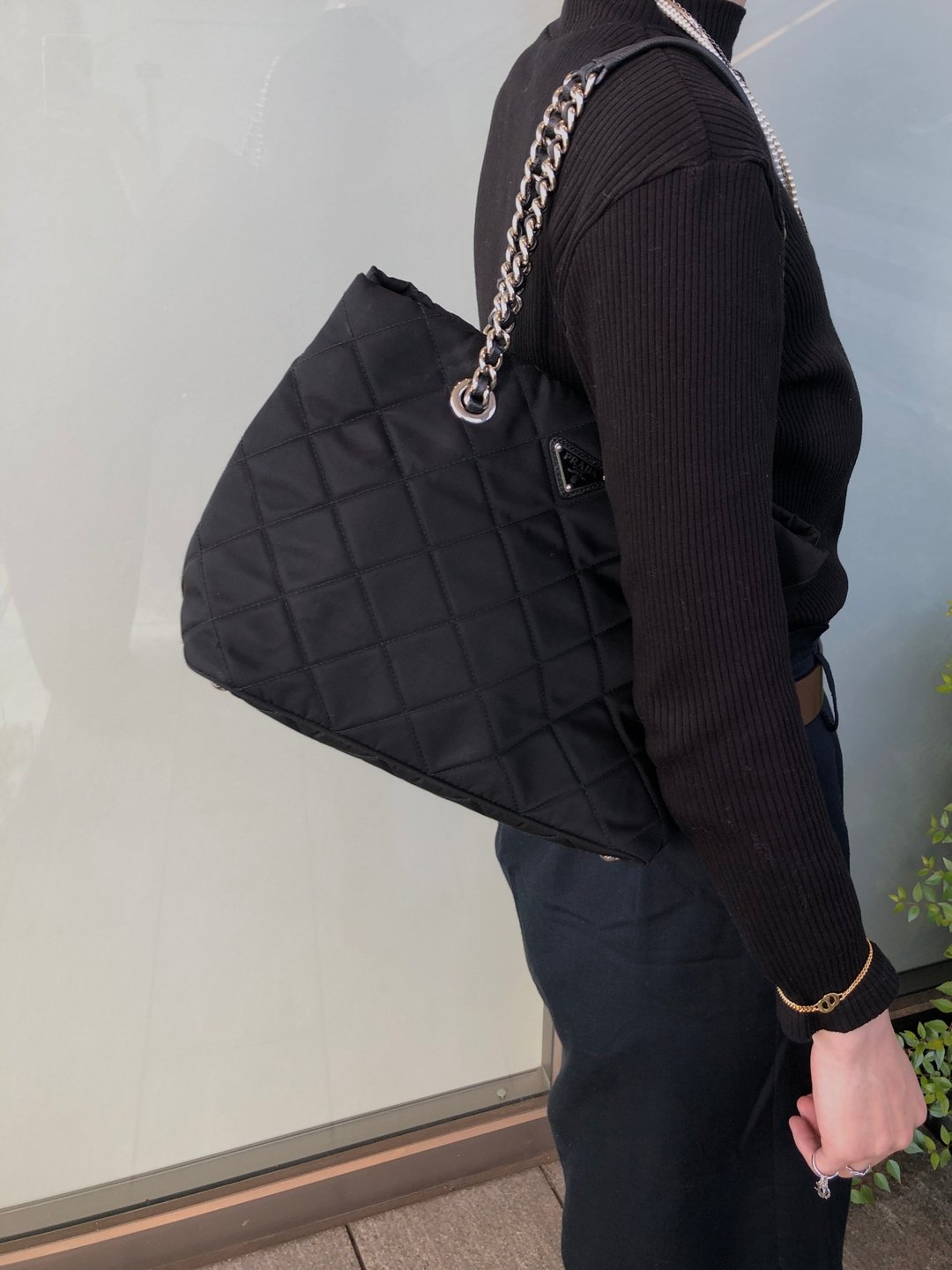 【VintageShop solo 日本直送中古包专卖店】PRADA 普拉达 手提包 黑色 经典三角 Logo 菱格纹 链条手把 1BG740 vfbw8x - 手提包/手提袋 - 尼龙 黑色