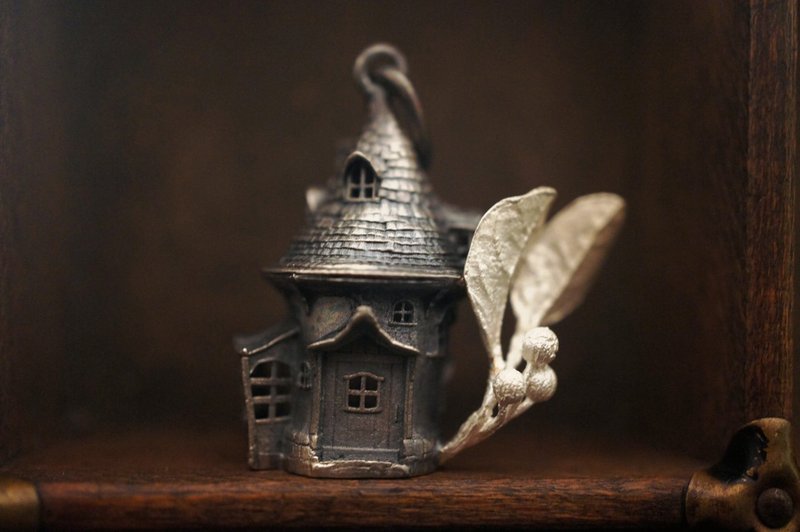 925纯银 小屋吊坠 (不包括银链) - 项链 - 纯银 黑色