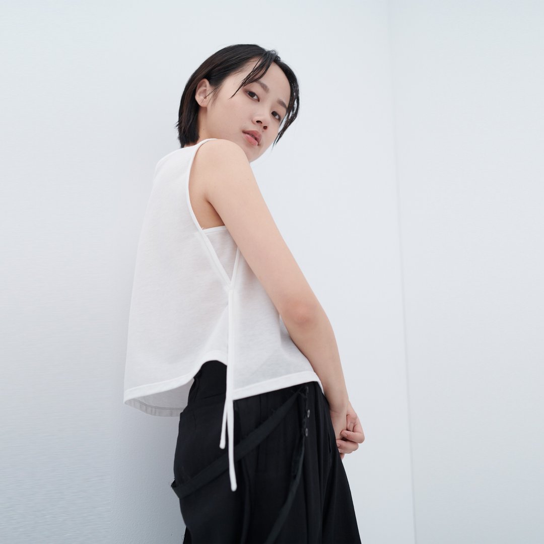 针织侧开衩衫 - 泉简约微透女装上衣无袖背心 - 女装上衣 - 棉 白色
